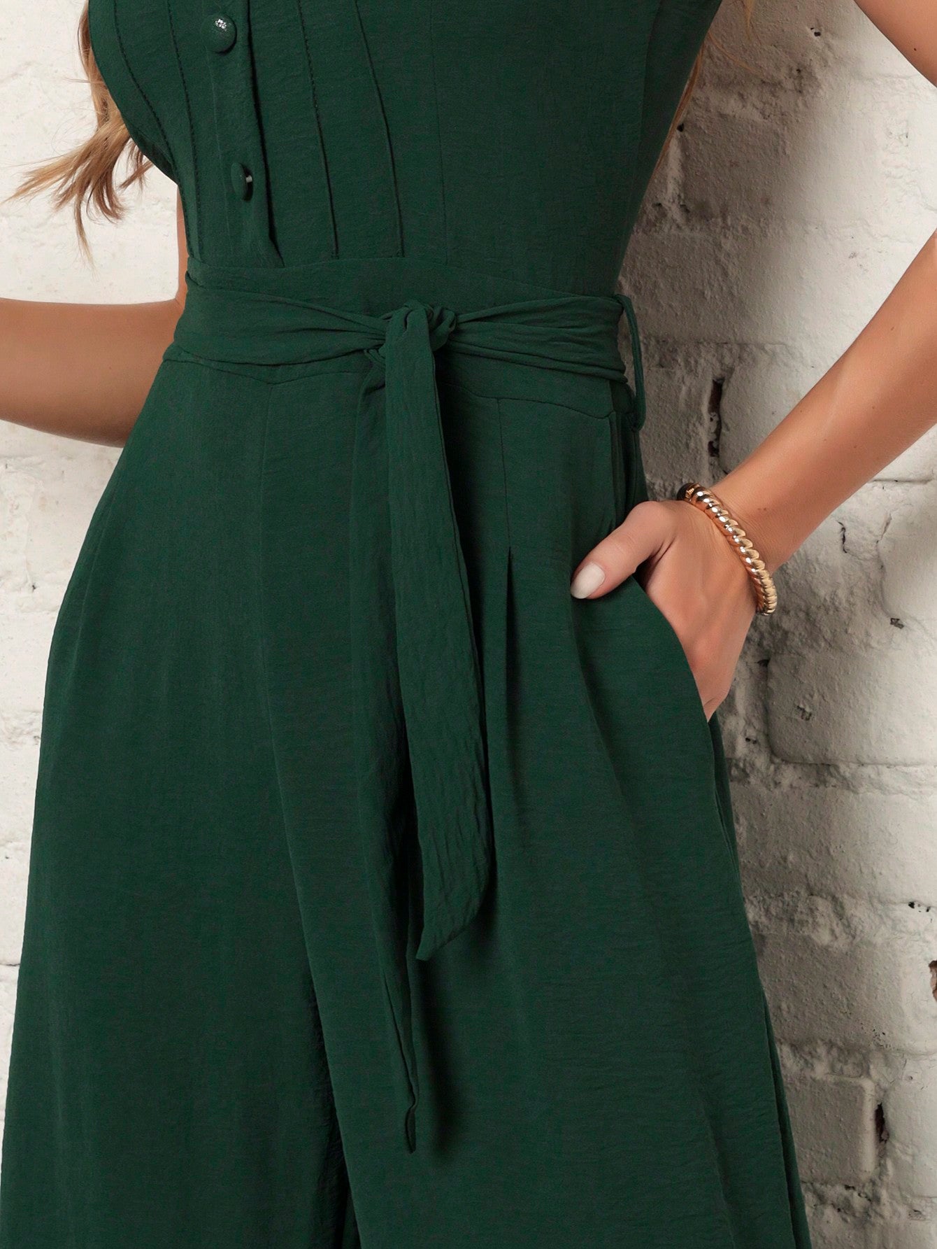 MACACÃO ELEGÂNCIA ATEMPORAL