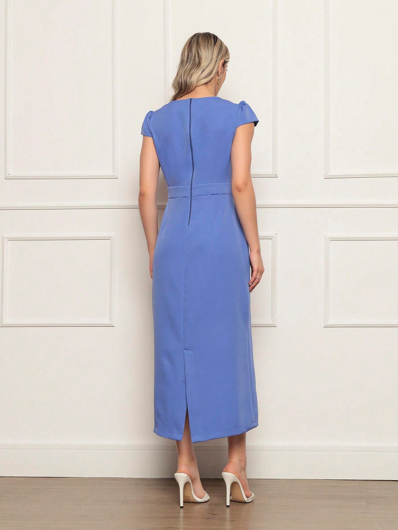 VESTIDO CINTURADO LUXO